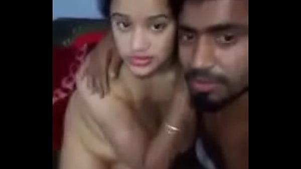 Cewek India, Pasrah Digebukin Di Kasur.