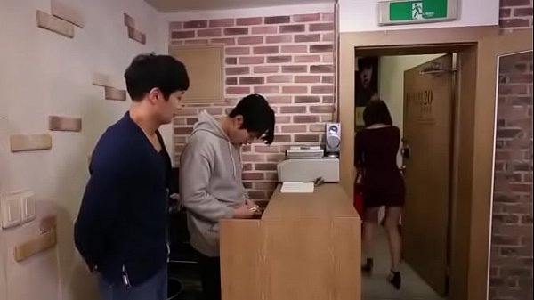 Cewek Cina Lugu Pake Heels, Bikin Pingin Ngajak Main Di Kamar