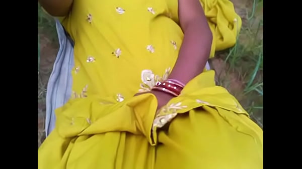 Gadis Di Ladang Dengan Suara Hindi Yang Bikin Basah