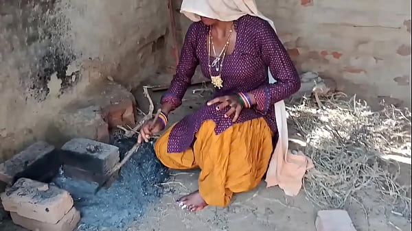 Desi Bhabhi Salwar Suit Mein Kapde Faad Ke Gaand Mari, Jamke Choda
