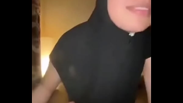 Ngesek Memek Ketat Jilbab Dikocok Kontol Besar
