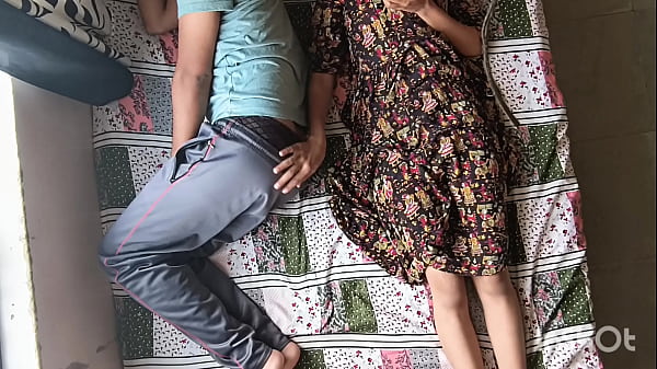 Desi Bhabhi Shivani Bikin Si Adik Ipar Yang Lagi Tidur Makin Panas, Naik Dan Nunggangin Gaya Amazon Bikin Makin Liar.