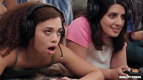 Mode Co-op Ngentot Buat Cewek Gamer / Raja-raja Realita
