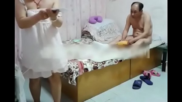 Cewek China Lagi Siap-siap Digaruk Di Hotel Sama Pacarnya
