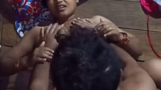 Ibu-ibu Desa Goyang Seksi Digebukin Habis Sama Suami.