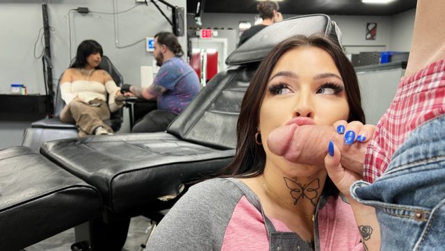 Mofos – Salon Tato, Tempatnya Cewek Seksi Bergoyang Dan Mainin Tato