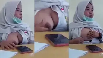 Sma Hijab Tobrut Pamer Tete Montok Di Depan Kelas, Bikin Liyer Gak Karuan