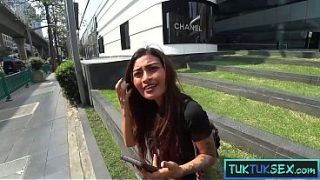 Payudara Montok, Badan Mungil, Ibu Thailand Liar, Ngeseks Brutal Sama Bule