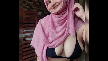 Koleksi Goyang Pantat Hijabku Yang Bikin Makin Pengen