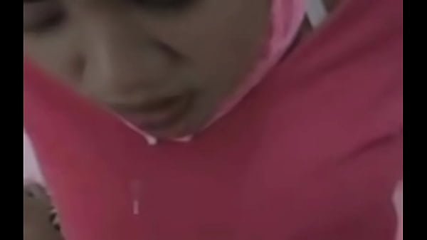 Buka Hijab, Kencan Panas, Nafsu Menggebu Di Balik Kain Suci.