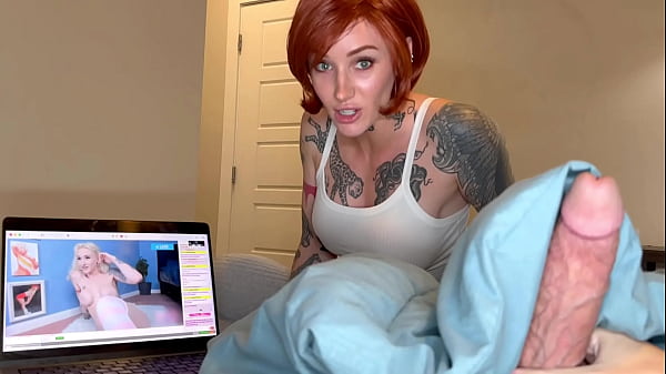 Ibu Tiri Ngintip Kamu Col*i Sambil Liatin Adik Tiri Di Webcam.