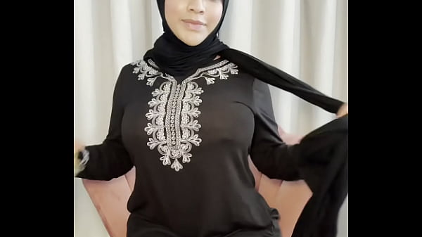 Bulan Puasa, Si Arab Nakal Mainin Dildo Di Kamar—yasmina Khan