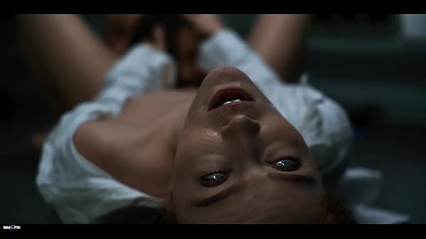 Alien Parasit Pengendali Pikiran Vs Cewek Seksi Panas Bergoyang.