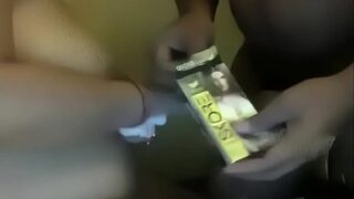Bhabhi Montok Dan Bosnya, Nungging Sambil Buka Blouse Di Kantor