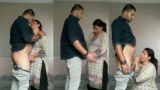 Istri Selingkuh Hisap Kontol Kekasih Gelapnya Di Luar Rumah, Bikin Malu Tetangga