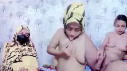 Jilbab Kuning Bikin Heboh, Bugil Gak Pake Malu!