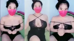 Nih Mangga Montoknya Digoyangin Depan Mata, Bikin Meleleh Lihat Live Show Panas Ini!