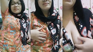 Toket Ukhti Cantik Binal, Bikin Ngilu Pengen Mainin.