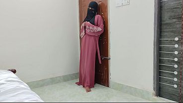 Malu-malu Tapi Ngehe, Cewek Hijab India Pertama Kali Digenjot Brutal Di Kasur