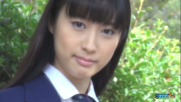 Gadis Asia Imut Ini Biarin Dia Jilat Memeknya Di Ruang Ganti Sebelum Ngewein Dia.