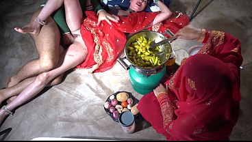 Ibu Tiri India Desi Ngentot Di Dapur Sambil Ngomong Kotor Dalam Bahasa Hindi, Bikin Makin Panas
