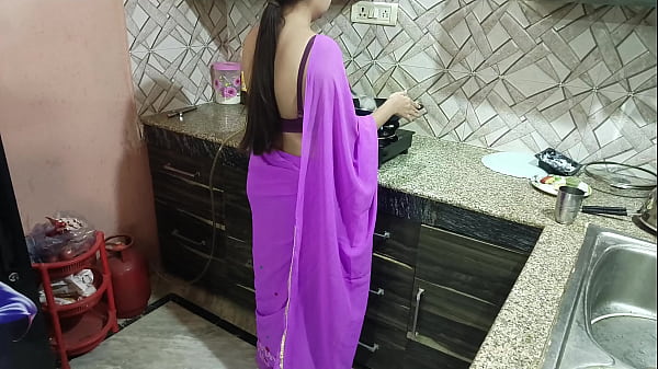 Ibu Tiri Desi India Kagetin Vivek Pas Ulang Tahunnya, Ngomong Mesum Pake Suara Hindi Yang Bikin Makin Panas.
