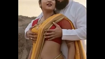 Desi Bhabhi Saree Nyepong Susu Sambil Main Ranjang