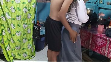 Ngencengin Adik Ipar Di Dapur Pas Mau Berangkat Sekolah, Makin Greget Gara-gara Buru-buru