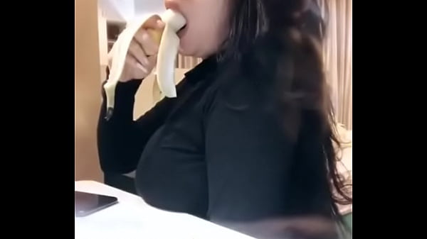 Monica Adhea, Cewek Model Indonesia, Ngewe Mulut Panas Bikin Makin Horny.