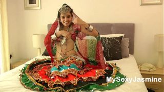 Jasmine Mathur Si Cewek Gujarat Goyang Garba Bikin Crot