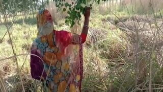 Tonton Video Sasur Dan Bahu Di Kebun, Gaya Desi Panas Bikin Ngaceng