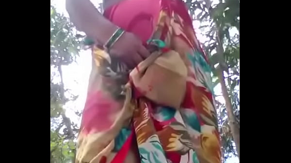 Desi Roshni Bhabhi Pamerin Body Montoknya Yang Bikin Ngiler