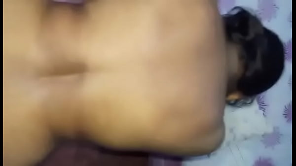 Desi Istri Lagi Digojlok Gaya Doggy