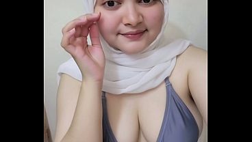 Hari-hari Awal Goyang Twerk Pake Hijab, Bikin Makin Basah.
