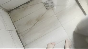 Aku Nemuin Dildo Di Kamar Ibu Tiri Arabku, Lalu Aku Kasih Dia Cobain Kontol Asli.