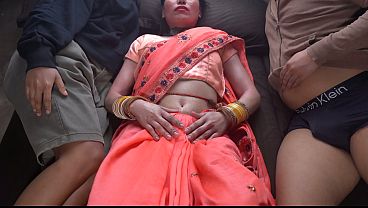 Bokep India Ibu Tiri Sendiri Sama Anak Tiri Lagi Ngentot, Video Desi Hot