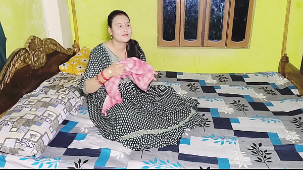 Desi Emak-emak Ngewe Sama Anak Tiri Penuh Tenaga