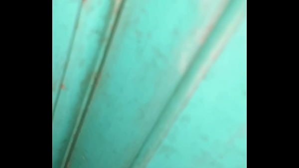 Ngintipin Istri Tetangga Kos Yang Sengaja Buka Pintu Kamar Pas Suaminya Pergi Kerja, Malah Diajak Ngewe Sampai Puas.