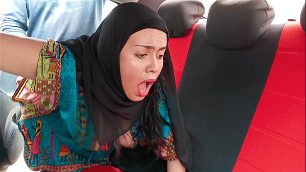 Ibu Tiri India Pakai Hijab Digaruk Di Mobil