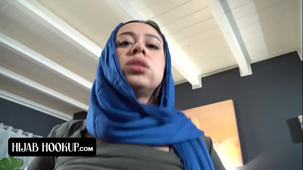 Ngentot Adik Tiri Arab, Ngisep Kontol Kakak Biar Rahasia Gak Bocor Ke Ortu Tiri Yang Galak
