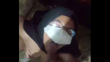 Cewek Indo Ngentot Di Kamar Mandi Sambil Nenggak Air Kencing, Becek Basah Kuyup